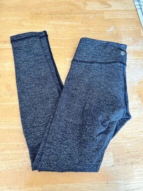 Lululemon leggings size 6